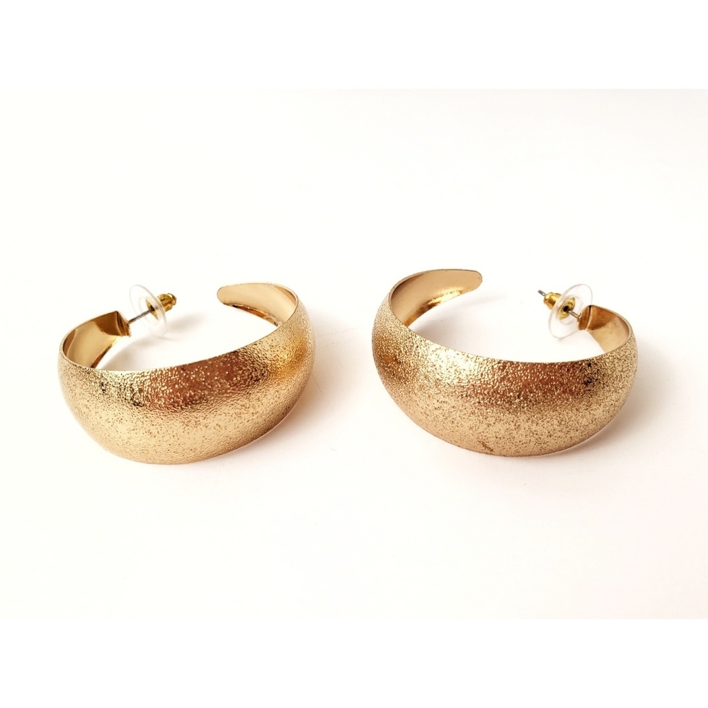 🆕️ Gold Hoop Earrings